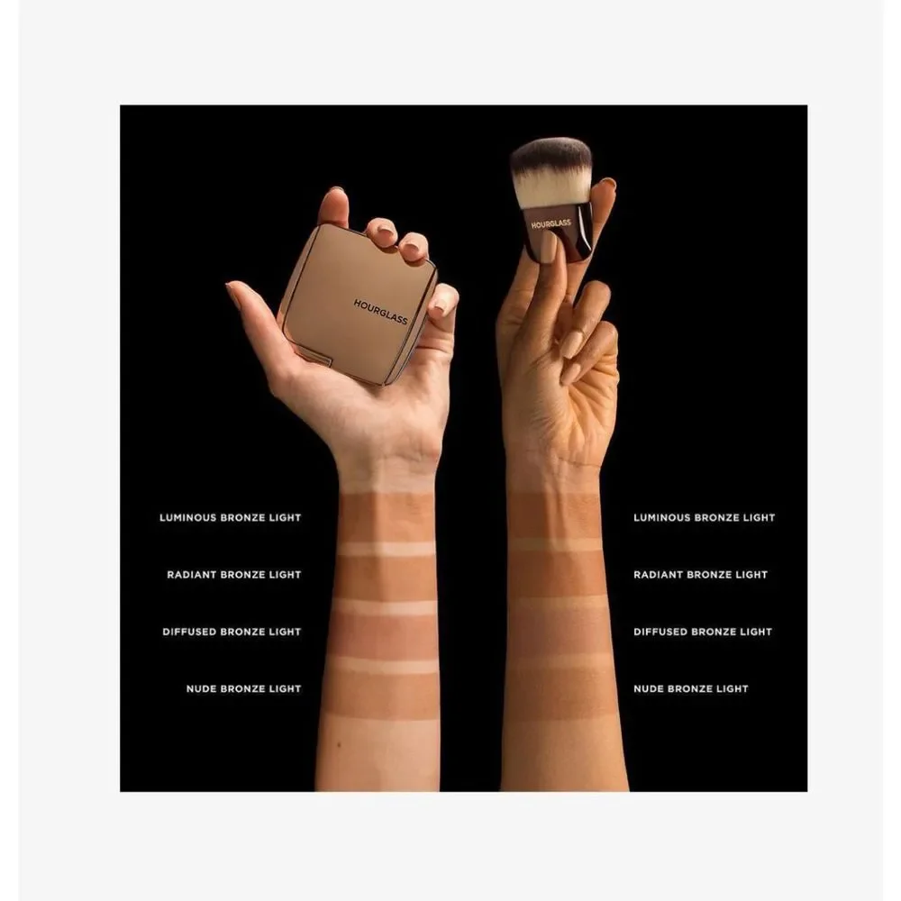HOURGLASS Ambient Lighting Bronzer